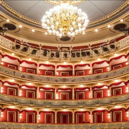 Διαμέρισμα Enjoy Split, New In The Center With A Private Garden *