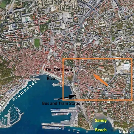 Διαμέρισμα Enjoy Split, New In The Center With A Private Garden