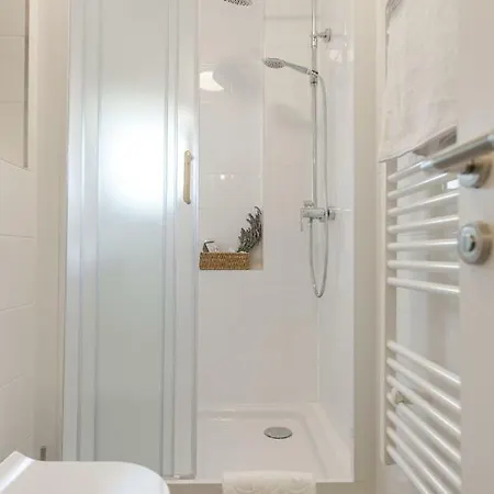 Enjoy Split, New In The Center With A Private Garden 아파트 *