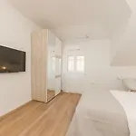 Enjoy Split, New In The Center With A Private Garden Apartamento *