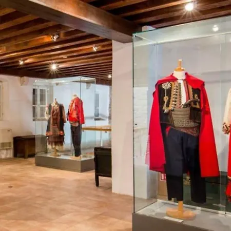 Апартаменты Enjoy Split, New In The Center With A Private Garden Сплит