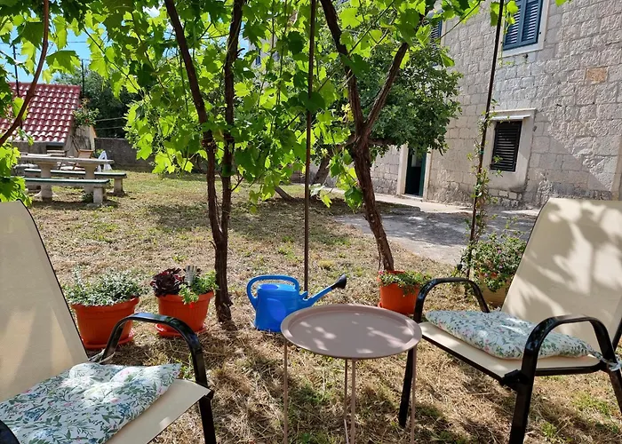 Enjoy Split, New In The Center With A Private Garden Split