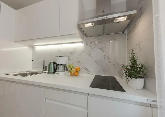 Enjoy Split, New In The Center With A Private Garden Apartamento Split