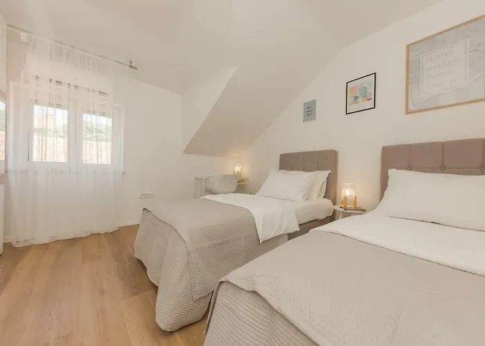 Enjoy Split, New In The Center With A Private Garden *