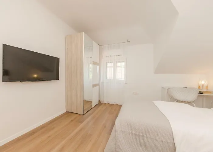 Enjoy Split, New In The Center With A Private Garden Apartamento *