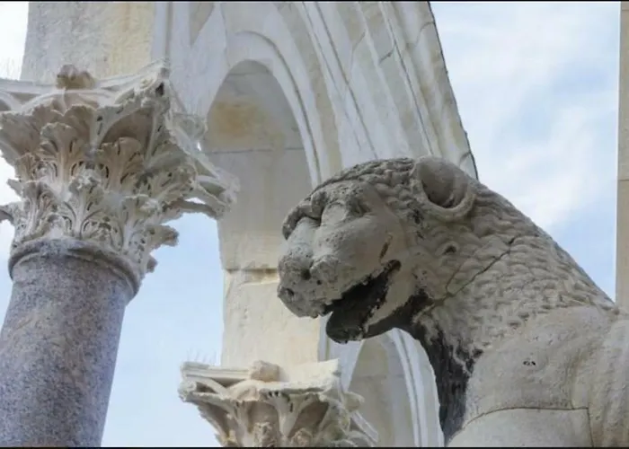 Enjoy Split, New In The Center With A Private Garden Split