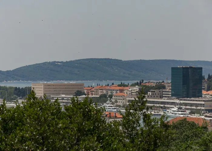 Enjoy Split, New In The Center With A Private Garden *