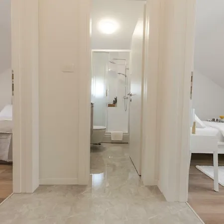 Lejlighed Enjoy Split, New In The Center With A Private Garden Split