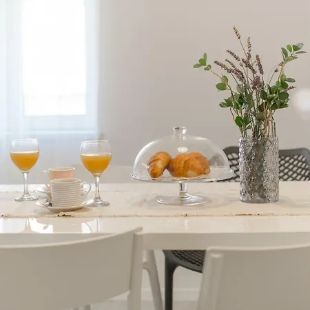 Lejlighed Enjoy Split, New In The Center With A Private Garden Split